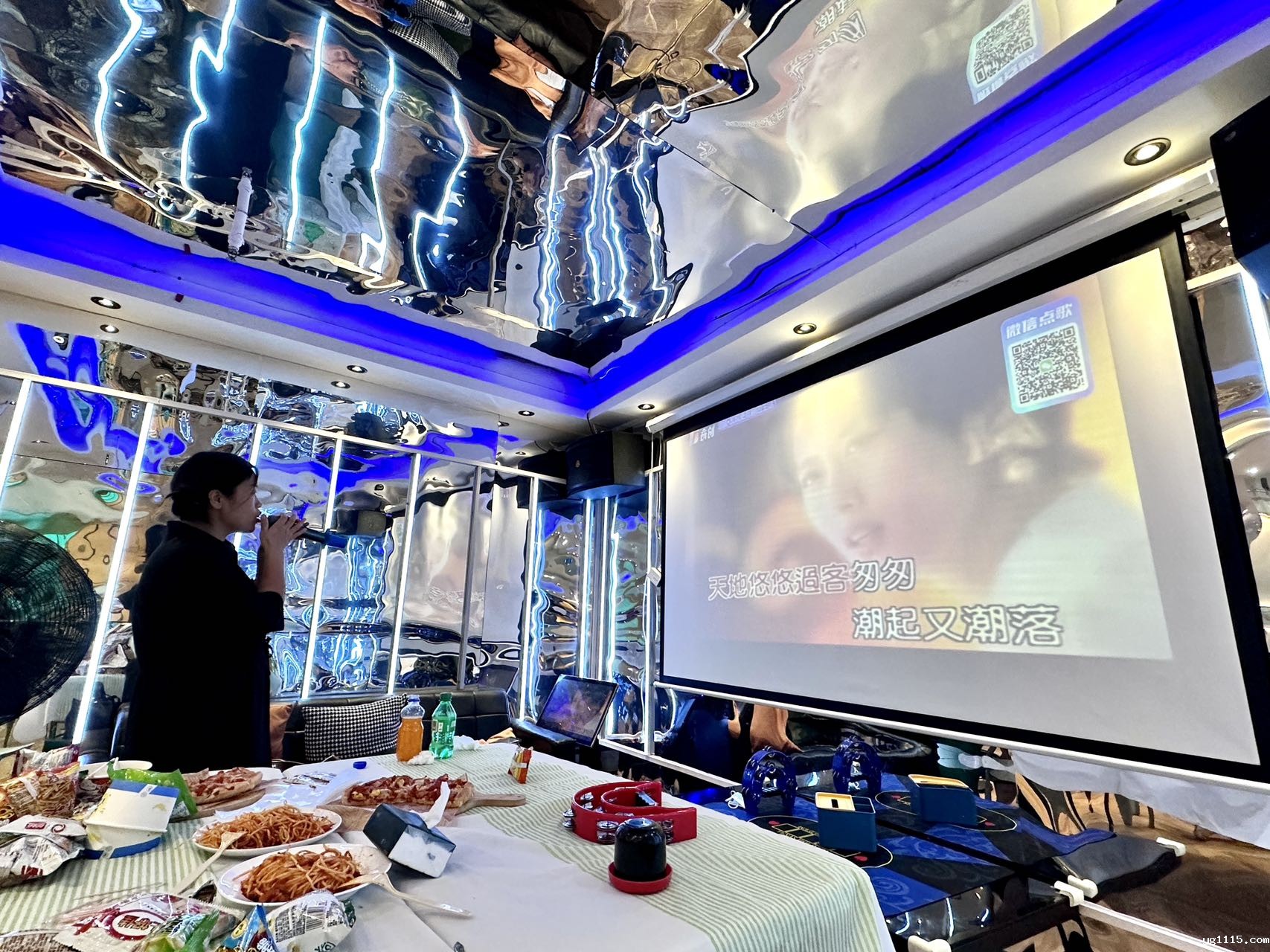 开云体育最新下载软件,带你进行一场夏日狂欢(图1) 开云体育最新下载软件,带你进行一场夏日狂欢(图1)