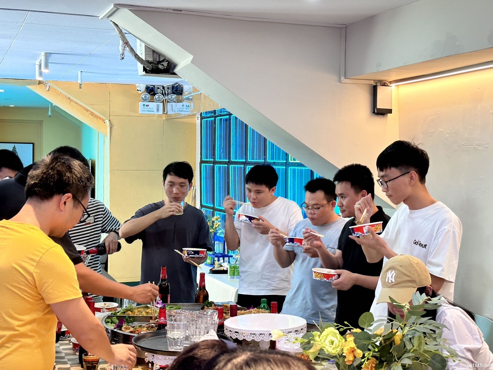 开云体育最新下载软件,带你进行一场夏日狂欢(图7) 开云体育最新下载软件,带你进行一场夏日狂欢(图7)