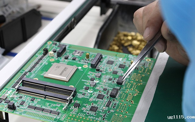 在金融发展领域，嵌入式主板有什么优点？